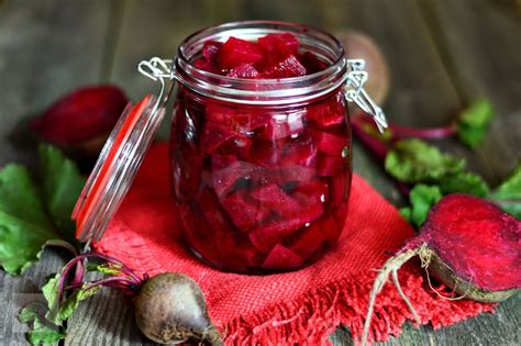 Sfecla Rosie La Borcan Pentru Iarna Bucataria Romaneasca Salată de sfeclă roșie la borcan pentru iarnă - rețeta bunicii | Savori  Urbane